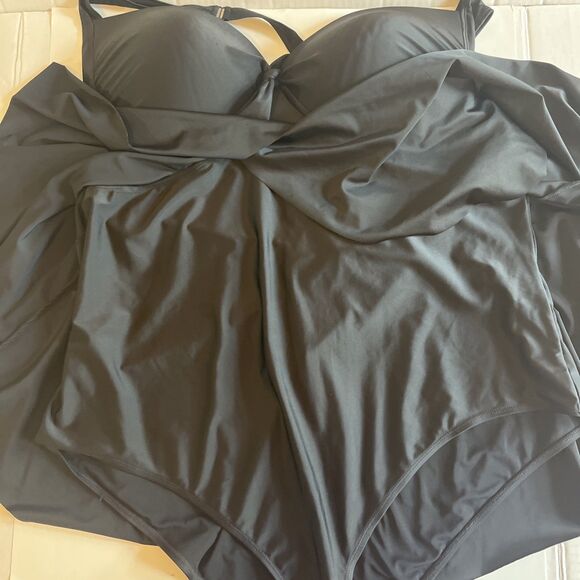 Torrid Swimsuit Women’s Plus Size 5 5R One Piece Black Layered Adjustable Strap - Picture 9 of 16